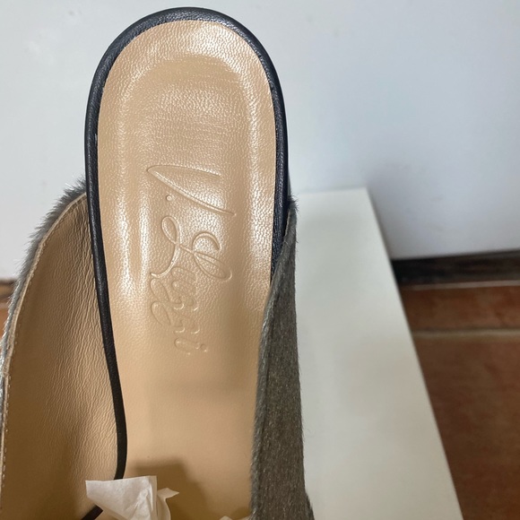 V. Luzzi Size 39 (US 8) never worn heeled mules - Picture 7 of 9